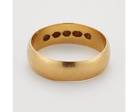 A 22 CARAT GOLD BAND RING, hallmarked London 1886, ring size M. 5.0 gramsCONDITION REPORTLight surface wear.