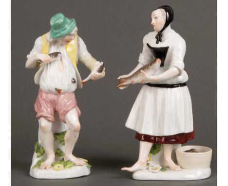 Fischer und Fischerin Meissen 1738-42 Je barfüßig auf unregelmäßigem Sockel mit aufbossierten Blüten und Blättern stehend. In