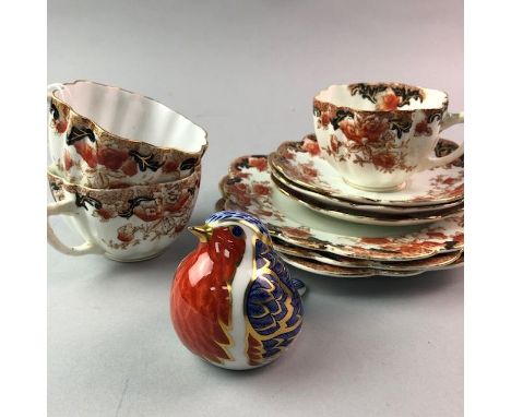 CROWN DEVON WALL POCKET, along with a Royal Crown Derby bird paperweight, Lladro bird, part tea service and other plates