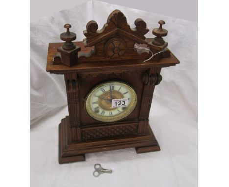 Oak mantle clock