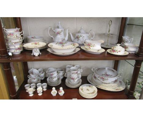 Royal Albert Moss Rose tea / dinner service