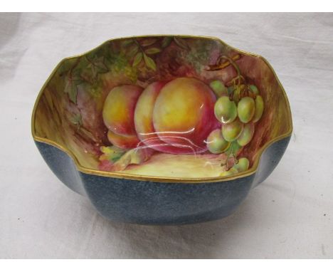 Royal Worcester hand painted bowl - Fruit theme signed T LockyerCondition Report: The date mark on this piece indicates that 
