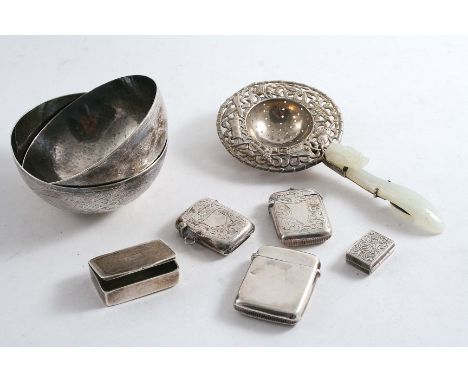AN EARLY 20TH CENTURY CHINESE TEA STRAINER with a carved jade handle, two Nigerian plated finger bowls, each inscribed "KANO"