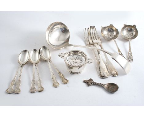 A MIXED LOT:- An Edwardian Fiddle pattern soup ladle, Sheffield 1901, a set of six Victorian Princess No.1 pattern tea spoons