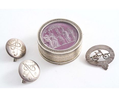 A LATE 19TH/EARLY 20TH CENTURY FRENCH SMALL SILVERGILT CIRCULAR BOX, the cover inset with an intaglio carved amethyst glass p
