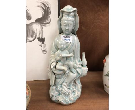 A CHINESE DEHAU PORCELAIN KWAN YIN GUANYIN SEST STATUE, 33CM 