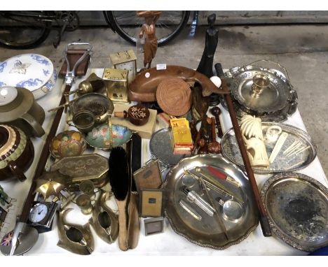 A LARGE GROUP OF ITEMS TO INCLUDE SHOOTING STICK, METAL WARES, EPNS TRAYS ETC (QTY) 