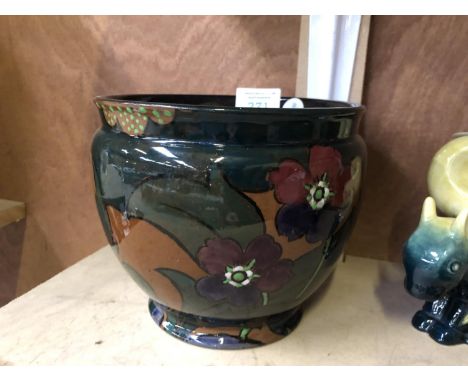 A FLORAL PATTERN CERAMIC PLANT POT / JARDINIERE 