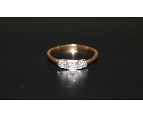 18ct Gold Ladies 3 Stone Diamond Ring, Appears Unmarked, Ring Size K 