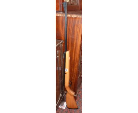 Webley Osprey .22 Air Rifle (now has safety catch jammed !)Note: This item cannot be shipped overseas