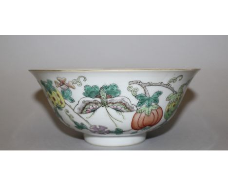 A GOOD CHINESE GUANGXU MARK & PERIOD FAMILLE ROSE PORCELAIN BOWL, the sides painted with bats and butterflies hovering close 