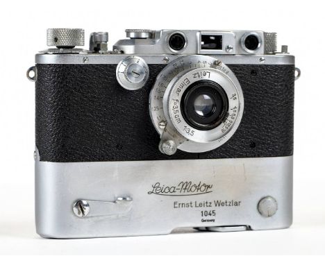 * Leica IIIb rangefinder (1938/9) with Elmar 35mm f/3.5 lens. Leica IIIb chrome rangefinder camera, Serial Number 289627, man