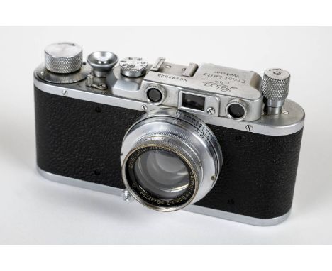 * Leica IIc rangefinder (1938) with Summar 50mm f/2 lens. Leica IIc chrome rangefinder camera, Serial Number 297029, manufact