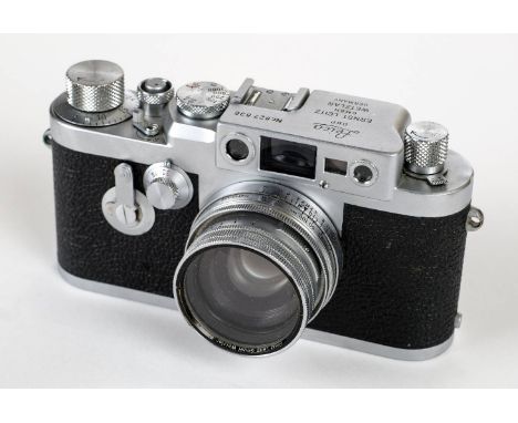 * Leica IIIg chrome rangefinder with Summitar 50mm f/2 lens. Leica IIIg chrome rangefinder camera, Serial Number 827836, manu