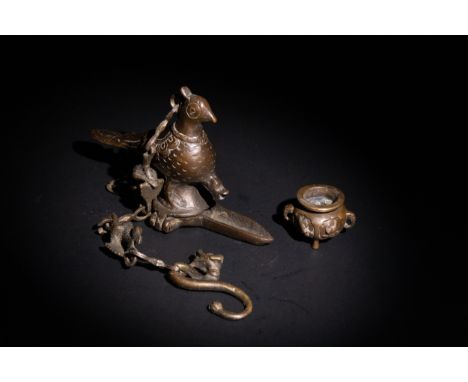 **NO RESERVE**A South Indian Bronze Hamsa Oil Lamp, 19th Century.A finely cast bronze oil lamp in the form of a hamsa (mythic