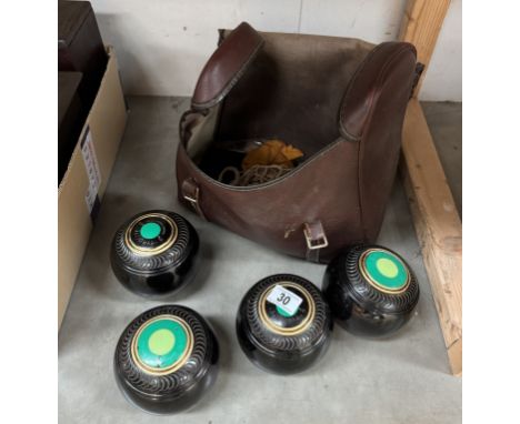 A set of 4 Tyrolite Taylor &amp; Rolph lawn bowls, Size 5 1/6 Bias 3