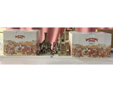 2 boxed David Winter cottages Model no D1102 and D1139