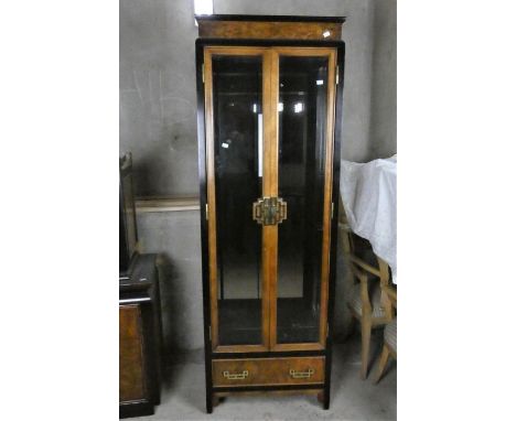 A fine Century Furniture Biedermeier style glazed display cabinet with four glass shelves and single drawer. Burr walnut vene