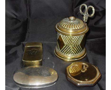 A 19th Century brass string box with integrated scissors stamped "LBRDNO95867" to base, a 19th Century brass snuff box of cur