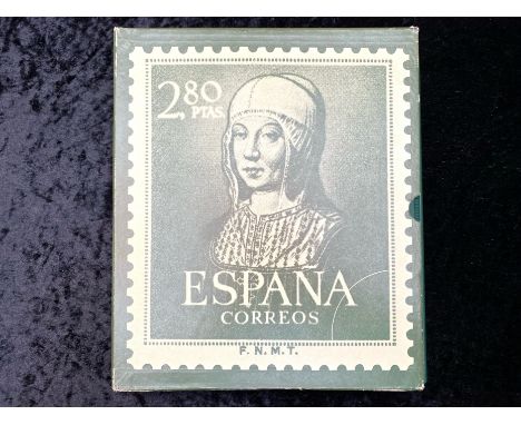 Stamp interest: Green 22 ring Collecta stamp album in slip -case with stamps from Spain and its colonies from 1855 onwards. P