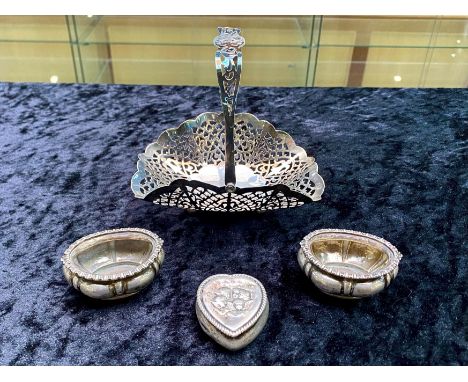 Small Collection of Silver Items, comprising a silver pierced bowl with decorative handle, two silver salt pots, and a small 