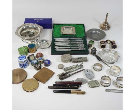 A collection of silver, plated and enamel items, to include trinket dishes, napkin rings and compacts, together with a collec