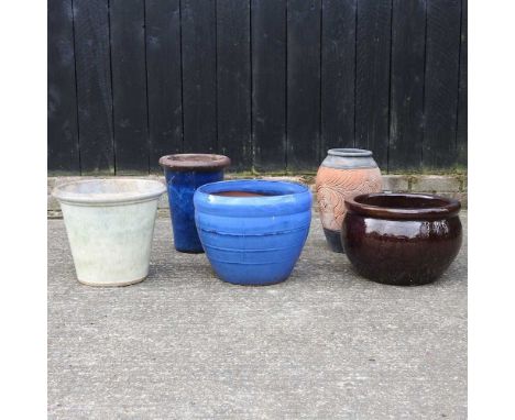 A blue glazed garden planter, 37cm diameter, together with four others (5)