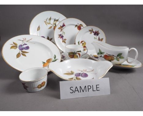A Royal Worcester "Evesham" pattern part combination service (88 pieces approx) 