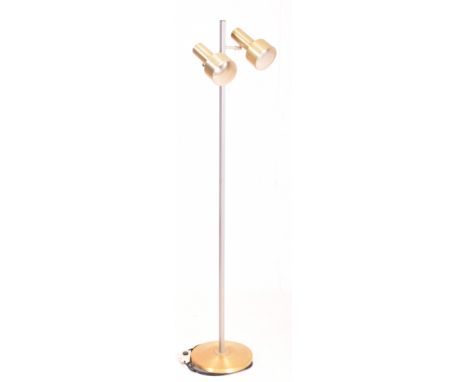 A retro 20th century 1980s Johannes Hammerborg inspired standard lamp / floor standing lamp light. The lamp having a central 