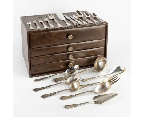 Bruno Wiskemann, Model Régence, 130-piece silver-plated cutlery in a&nbsp;four-drawer chest. A full dinner service for 12 per