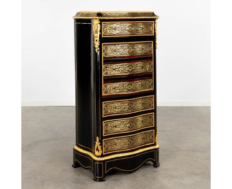 A 'Secrétaire' cabinet, Boulle, Tortoiseshell and copper inlay, Napoleon 3, 19th century.&nbsp;Richly finished with gilt bron