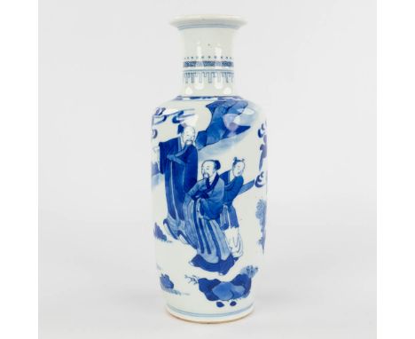 A Chinese vase decorated with blue-white figurines, Kangxi period. 18th century.&nbsp;Dimensions:(H:26 x D:10 cm)