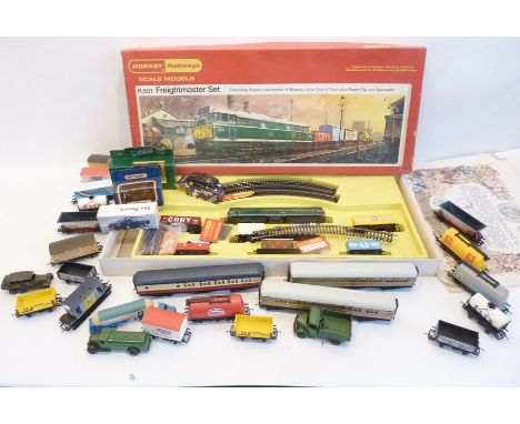 A Hornby Railways scale model R. 507 Freightmaster set containing electric locomotive, six wagons, large oval of track plus p