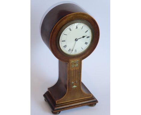 An early 20th century mahogany cased and boxwood strung balloon clock; the white-enamel dial with Roman numerals above boxwoo