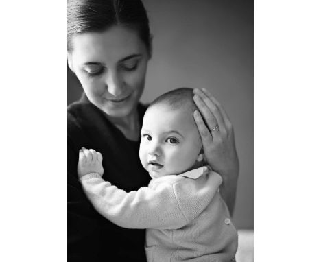 Florence Finburgh Photography Session for Your Family
One family photography session with portraits taken of each child, incl