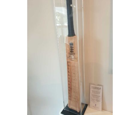 England v India NatWest ODI Series 2011 Cricket Bat Signed by the England Team
The Cricket Bat is accompanied by a Certificat