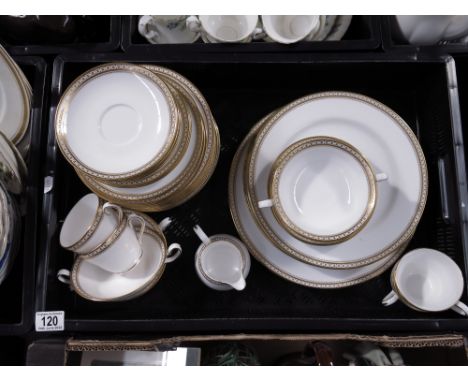 Spode Golden Bracelet pattern tea and dinner ware, to include dinner plates, side plates, soup bowls and tea cups etc, approx