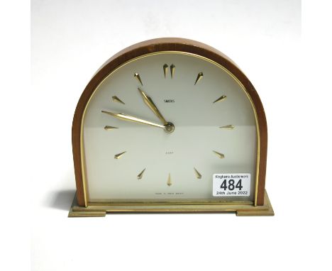 A Smiths 8 day floating balance mantelpiece clock, circa 1950s, 19cm wide