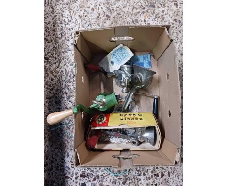 CARTON WITH 4 VINTAGE MINCERS