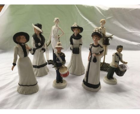 SHELF WITH 6 WEDGWOOD PORCELAIN FIGURES FROM THE HYDE PARK COLLECTION &amp; 2 OTHERS