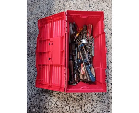 A RED PLASTIC TOOL BOX A/F WITH CONTENTS