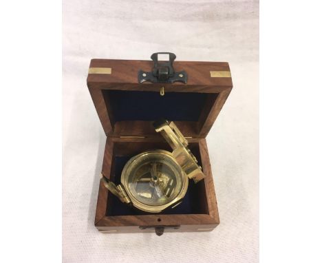 MODERN BRASS COMPASS IN WOODEN BOX