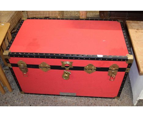 A red trunk