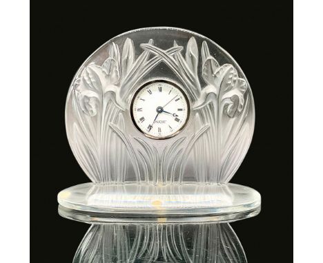 Lalique desk or table clock in clear and frosted crystal with battery operated clock mechanism. Lalique, France signed to bas