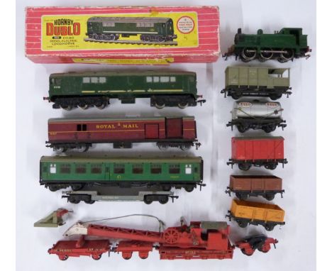 Fourteen Hornby Dublo 00 gauge model railway locomotives, coaches and wagons including 2-rail BR CO-CO diesel D5702 2233, SR 