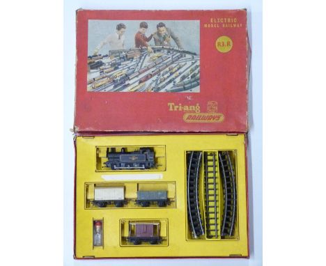 Tri-ang 00 gauge model railway goods train set, R3.R, in original box.&nbsp;