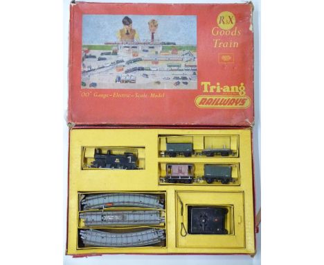 Tri-ang 00 gauge model railway goods train set, R3X, in original box.&nbsp;