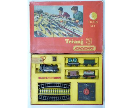 Tri-ang 00 gauge model railway goods train set, R3E, in original box.&nbsp;