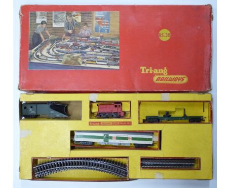 Tri-ang 00 gauge model railway Snow Rescue train set, RS.38, in original box.&nbsp;