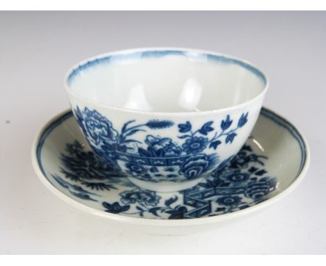 Worcester first period tea bowl and saucer, maximum diameter 11cm